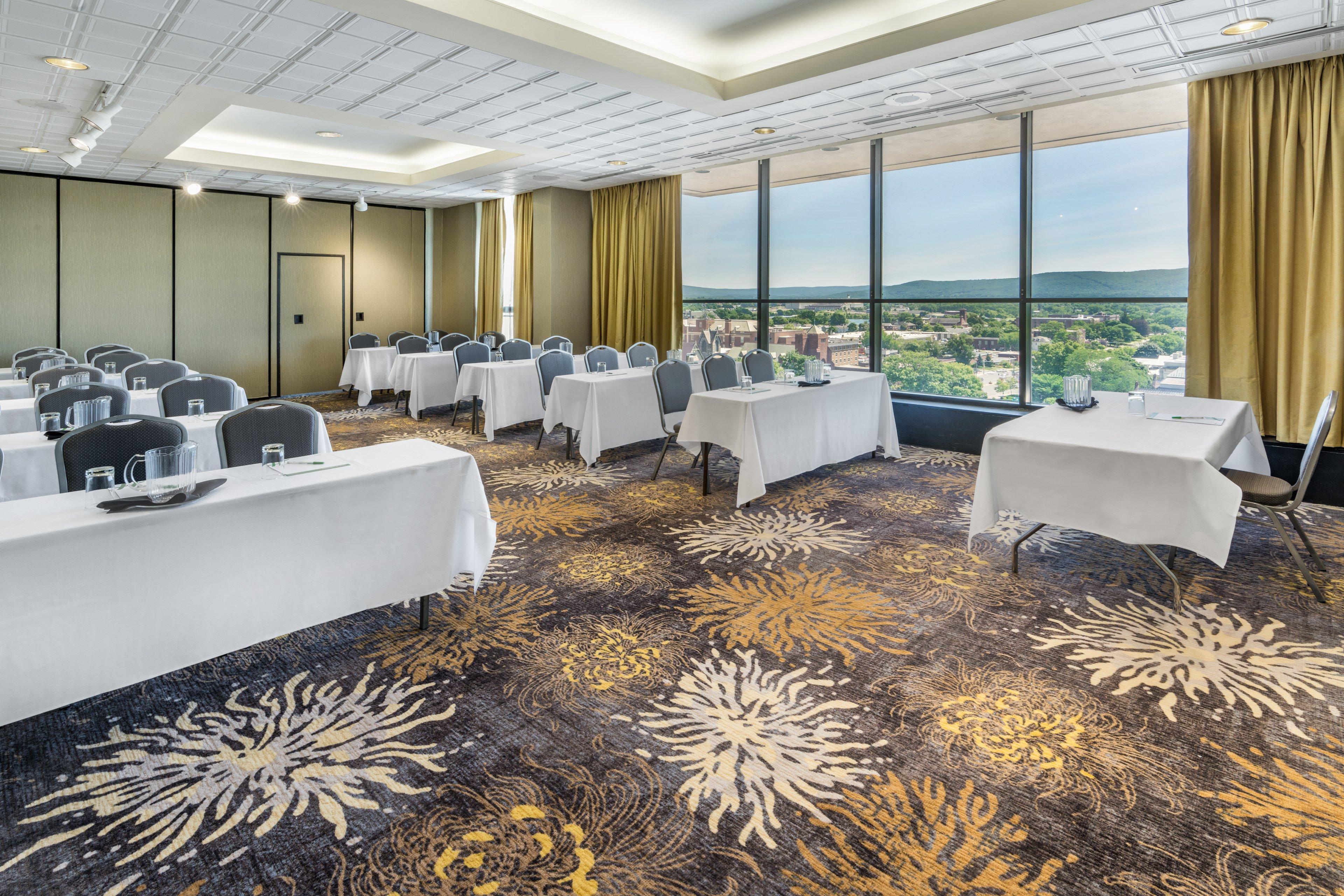 Holiday Inn & Suites Pittsfield-Berkshires By Ihg Exterior foto
