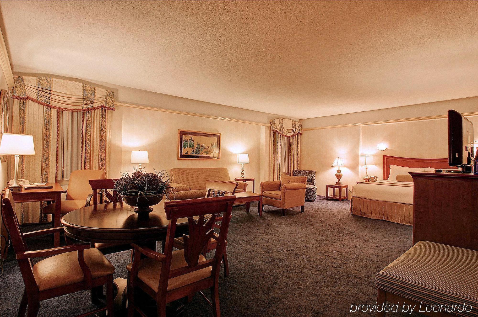 Holiday Inn & Suites Pittsfield-Berkshires By Ihg Exterior foto